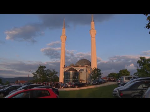 Tešanjska hronika 858 - Iz Kutahya džamije svečano ispraćene tešanjske hadžije