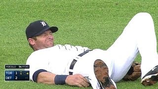 TOR@DET: Romine shaken up after diving stop, stays in