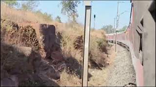 12722-Dakshin SF Express At BhadBhadaghat Long Curve Fullspeed⚡⚡ Lead Wap-7 #indianrailways #wap7