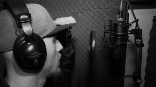 Ice Runnerz - Smoke In The Air feat. NJ (Studio Session)