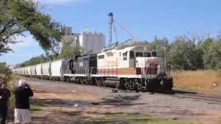 preview picture of video 'Farmrail switching frac sand hoppers in Weatherford, OK'