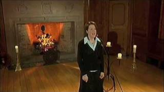 Fiona Mackenzie sings Mi le m'Uillinn