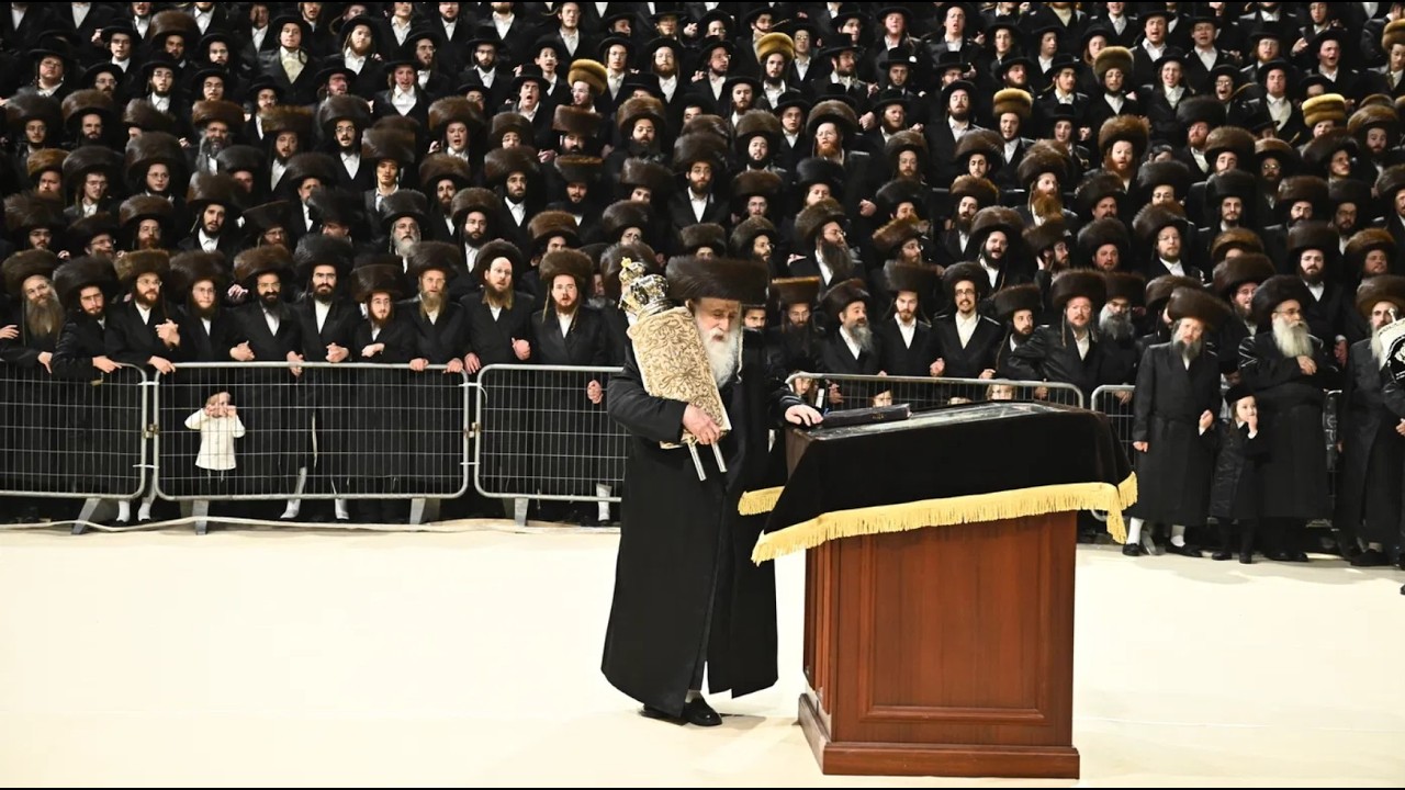מעמד הכנסת ספר תורה - מכנובקא בעלזא | Machnovka Belz Hachnosas Sefer Torah