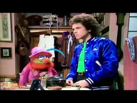 The Muppet Show: Dressing Room Moment with Leo Sayer