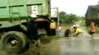 preview picture of video 'Banjir .. Tanggul di Undaan Kudus Jebol'