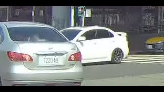 【車禍影片】看他在路口停等的位置就怪怪的了...果然出事（2025.02.28 台北市士林區劍潭路