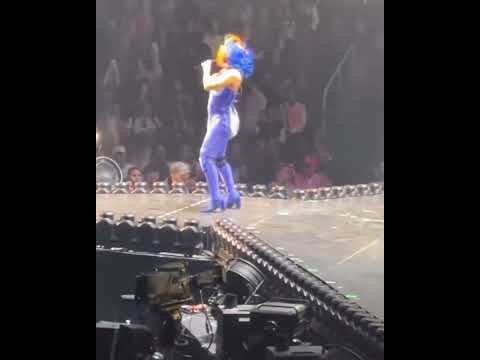 Thumbnail for Cardi B Crashes out Backstage of her Last Show in Atlanta and says she's not performing. by Sine