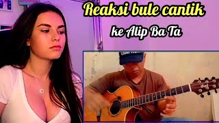 Download lagu Reaction Bule Cantik Ke Alip Ba Ta [goosebumps theme song] fingerstyle cover-Alip Ba Ta mp3