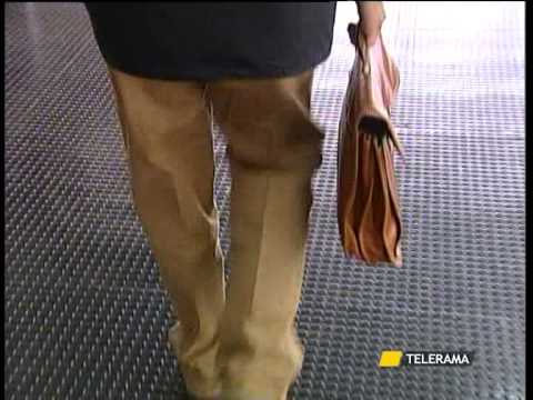 MATERIALE PEDOPORNOGAFICO SU DVD E PC  AI DOMICILIARI MAESTRO DI TREPUZZI