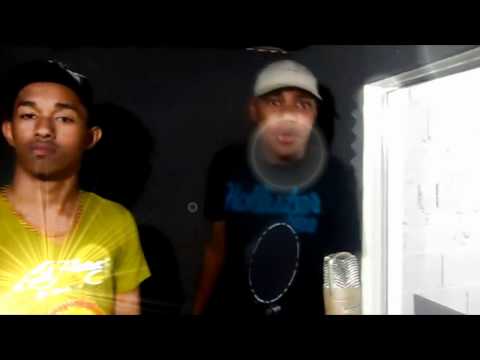MC SAMUEL & MC JUNINHO JR - MÚSICA NOVA 2012 ♫♪ {STUDIO DJ MENOR , AGUARDEM}