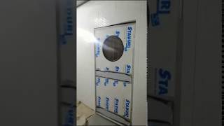 Команда Galprogres монтує маятникові двері