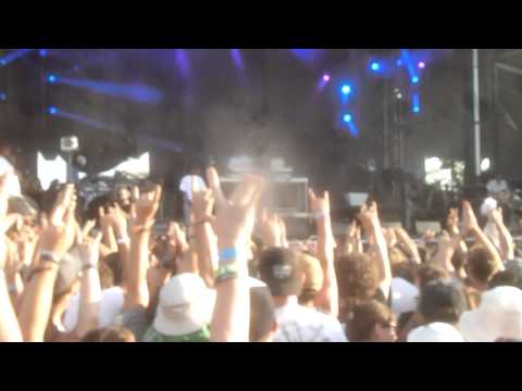 Snoop Dogg - Jump Around/Drop It Like It's Hot/Who Am I (Live at Amnesia Rockfest)