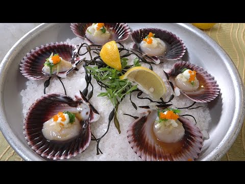 Roberto Navarro Makes Peruvian Scallop Sashimi