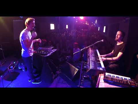 Introvisation - Endru a Jen Hovorka live Cargo Gallery