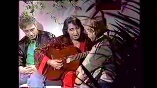 Kadr z teledysku Tengo Una Historia Así tekst piosenki Sandro (Argentina)