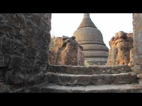 Mianmar Mrauk U, dentro do templo Koe Thaung