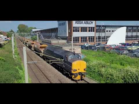 37612 & 97302 6C45 Storming Through Portobello