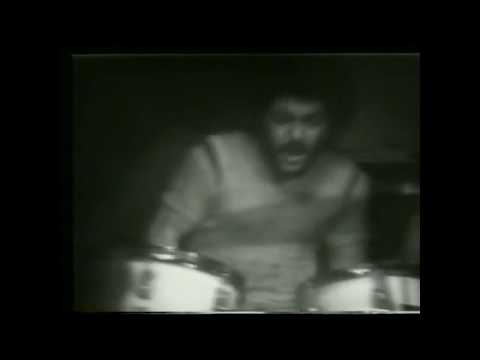 Steve Gadd - Emotional Drum Solo! (Live '77)