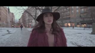 Videoklip Raisa - Anganku Anganmu (ft. Isyana Sarasvati) s textom piesne