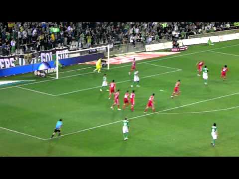 Falta al Larguero de Salva Sevilla en el Real Betis - Real Madrid 10/03/2012 (Ángulo Inverso)