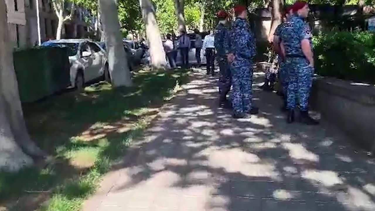 Ողջ Փոքր Կենտրոնը ոստիկաններ են, Ջոմարդյանն էլ Կոմայգում է սպասում