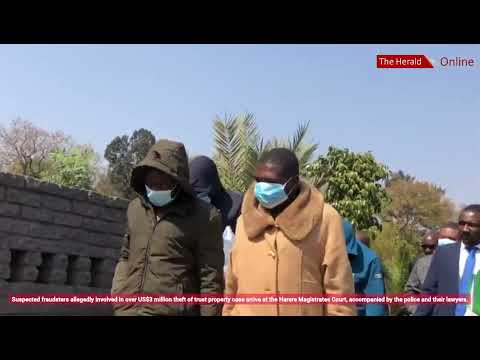 Suspected fraudsters arrive at the Harare Magistrates Court