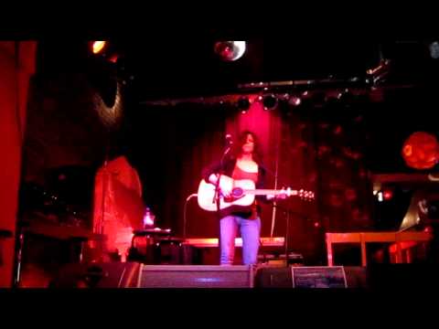 Katie Sevigny (aka Roses)  at  Acoustic Nights Montreal 5