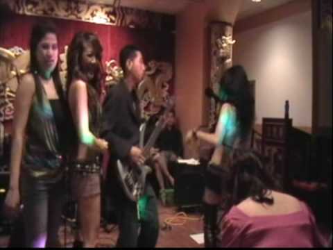 Khmer Band/Im Srey Peouv and Sitha Party / Sexy Dance