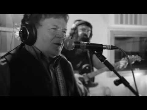 Sean Gallagher "The Quarry man" Sings Folsom prison blues.