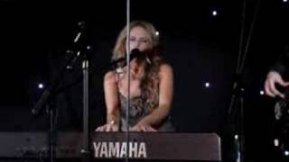 Lucie Silvas - The Game Is Won (Live at The Bedford 2004)