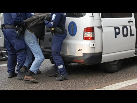 Poliisit - Rattijuoppo ajaa 224 km/h poliisia vastaan