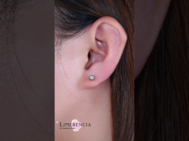Vídeo relacionado con limerencia Pares hipoalergénicos en titanio puro G23, Pendientes ligeros de circonita cúbica, joyería piercing para mujeres, niñas y adolescentes. (5mm, Butterfly Clasp)