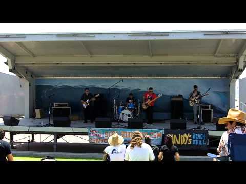 The Bradipos IV live at the HB Pier 2011