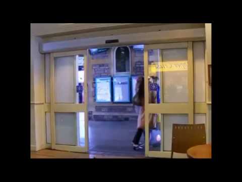 Automatic aluminium glazed door