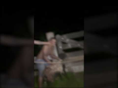 Homem é pego no flagra