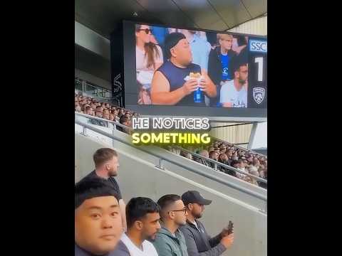 He noticed himself on the Big Screen and then did THIS 🤯❤️
