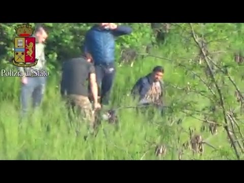 Spaccio di cocaina a Milano, il video dell'inseguimento dei pusher