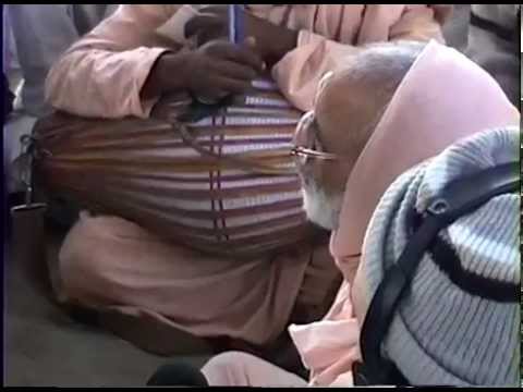 Vraj Mandal Parikrima - November 1, 1996 - Srila Narayana Maharaja - Song Purport 01