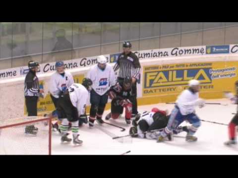 Ice Hockey fight U17 Karlovy Vary - Forward Morges