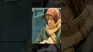 Essa velha se tornou traficante de dr0g4s 😱