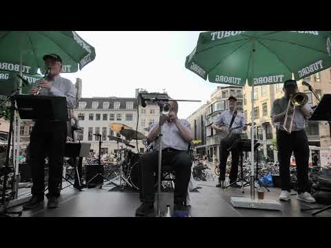 COPENHAGEN JAZZ FESTIVAL 2022: BOURBON STREET PARADE, by Six Foot Stompers 10/ - June 2022