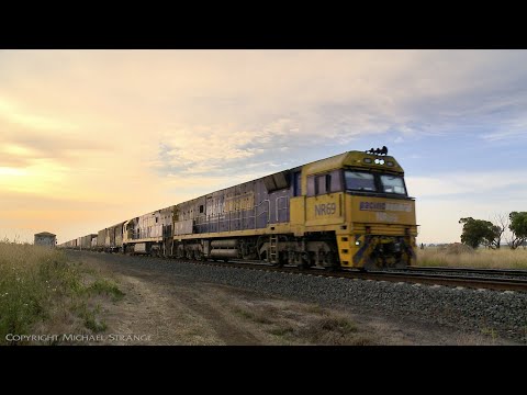4PM6 Pacific National Freight Train At Sunset (27/2/2021) - PoathTV Australian Railways