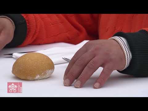 Il pranzo di Papa Francesco con i poveri Il pranzo di Papa Francesco con i poveri