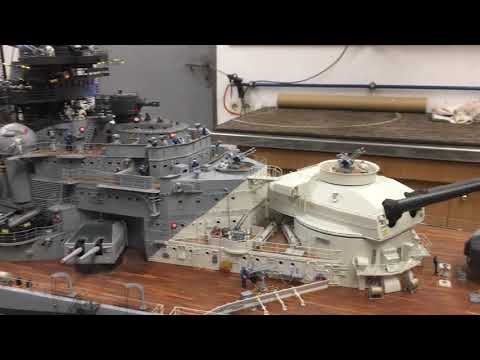 Schlachtschiff Tirpitz 1/100 Funktionsmodell