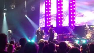 Waylon mini after concert - Our song 24nov16