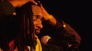 Lucky Dube - Hold On ( Lyrics)