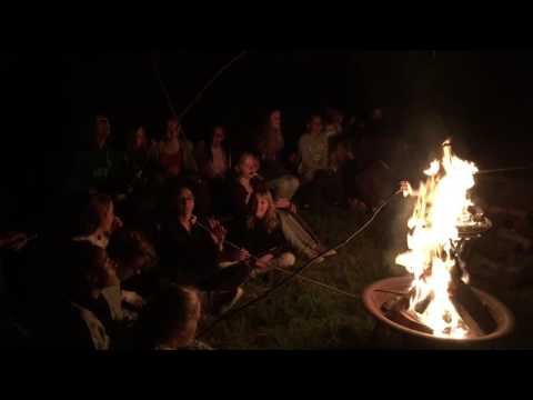 Zingen bij het Kampvuur