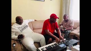 Download lagu Jumbo & Lungelo Hlongwane - Baba Ngikwenzeleni (Ebunzimeni) by Khuzani cover mp3 Download lagu Jumbo & Lungelo Hlongwane - Baba Ngikwenzeleni (Ebunzimeni) by Khuzani cover mp3