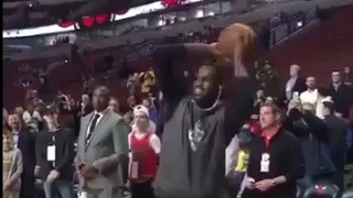 LeBron James Imitates Lonzo Ball's Jumpshot