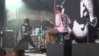 Death From Above 1979 - Virgins (Houston 08.19.15) HD